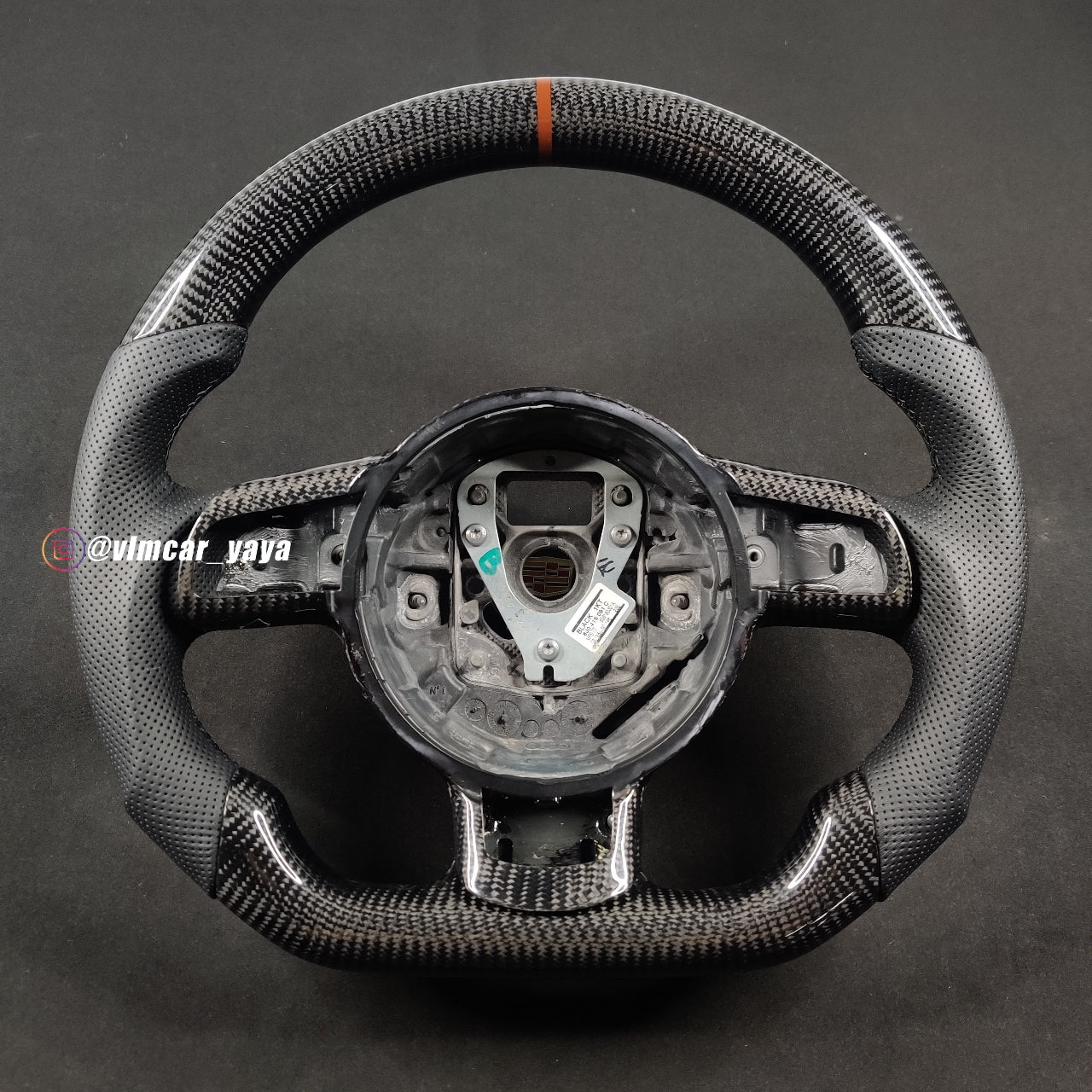 Private Custom Carbon Fiber Steering Wheel For Audi TT R8 A3 S3 8P RS3 RS6