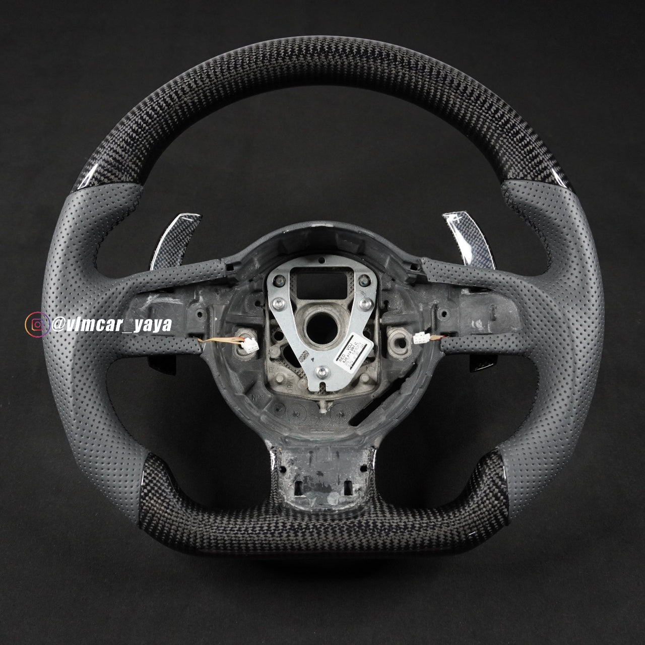 Private Custom Carbon Fiber Steering Wheel For Audi TT R8 A3 S3 8P RS3 RS6