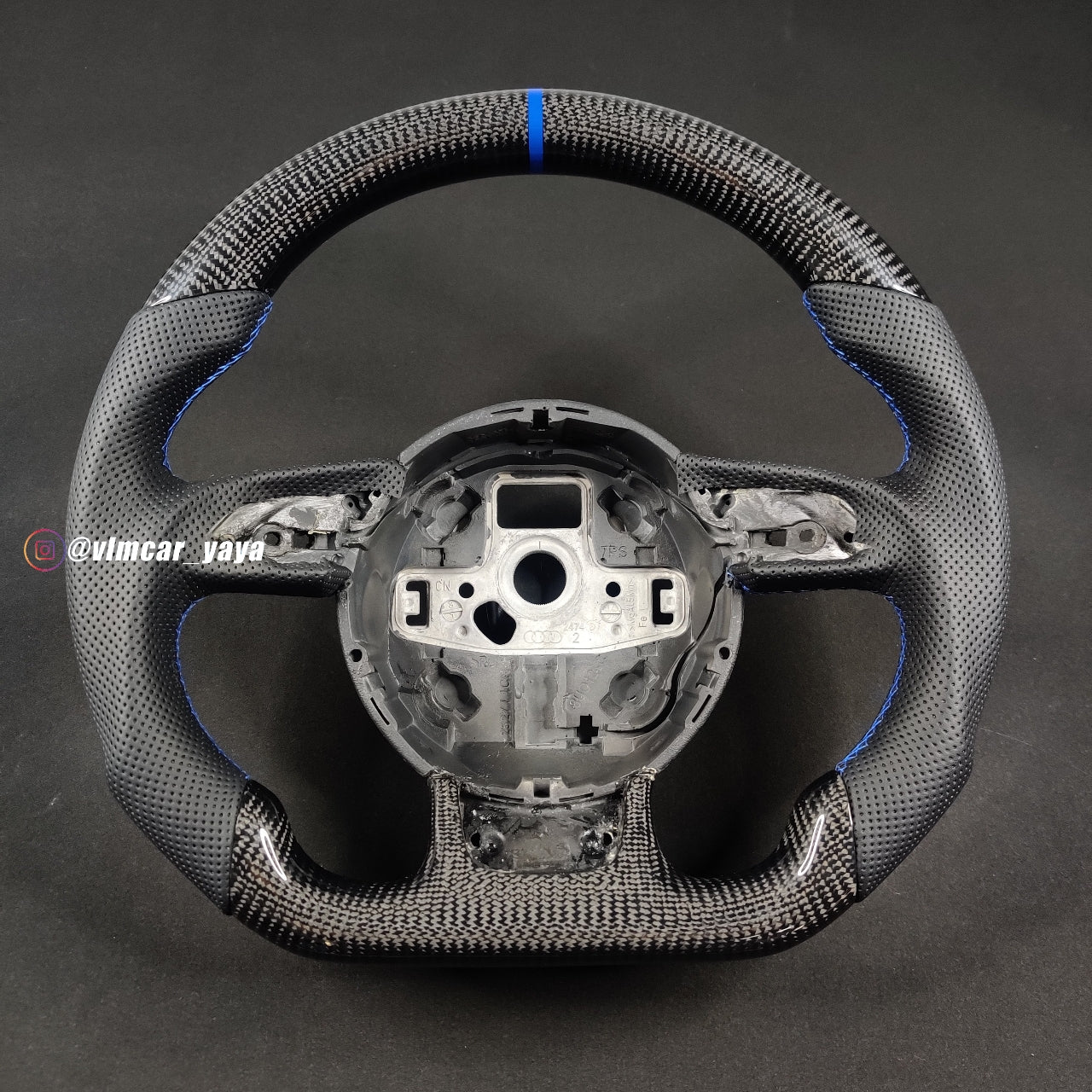 Private Custom Carbon Fiber Steering Wheel For Audi A1 S1 S3 S4 S5 RS3 RS4 RS5 SQ5