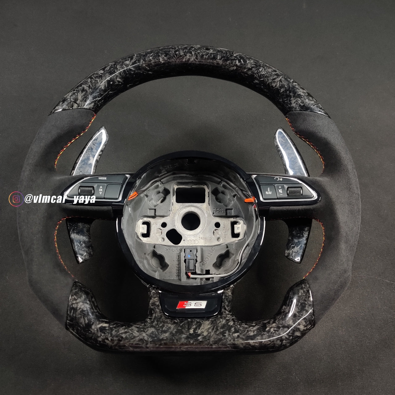 Private Custom Carbon Fiber Steering Wheel For Audi A1 S1 S3 S4 S5 RS3 RS4 RS5 SQ5