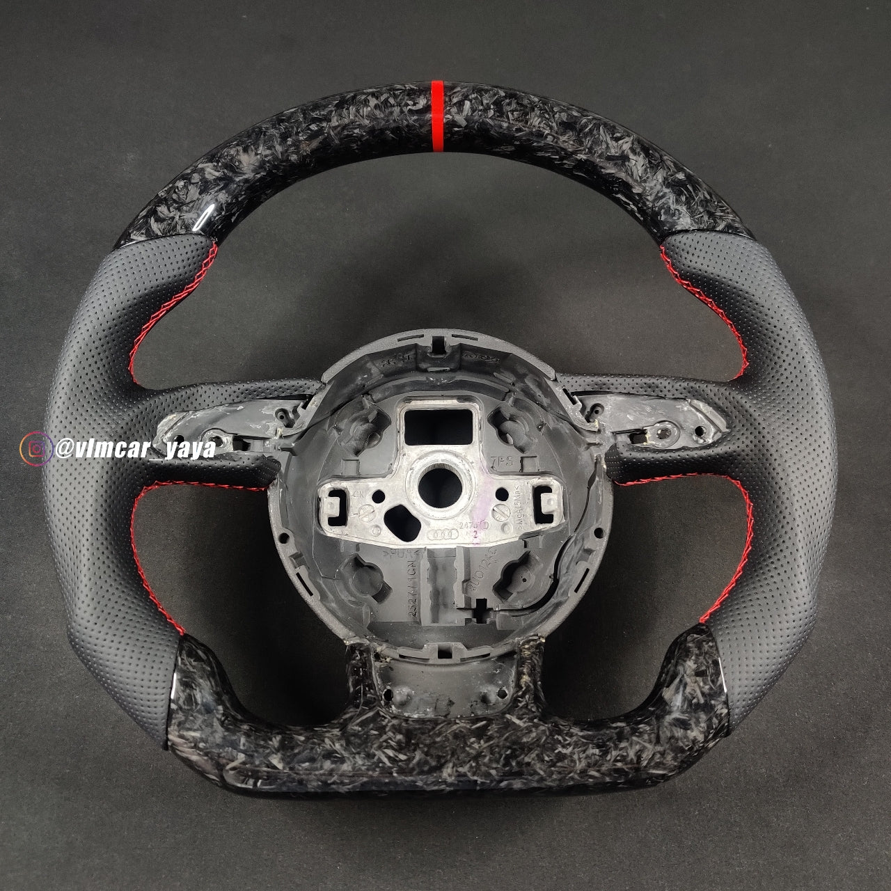 Private Custom Carbon Fiber Steering Wheel For Audi A1 S1 S3 S4 S5 RS3 RS4 RS5 SQ5